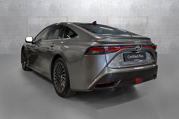 Toyota Mirai 3 of 17