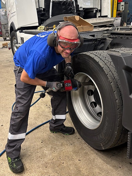 Adm. dir. i aksjon. Hos oss verdsetter vi alle roller #viervolvo