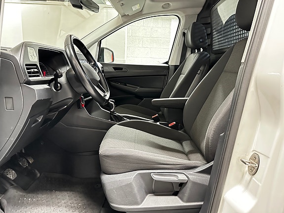 Volkswagen Caddy Maxi 21 of 30