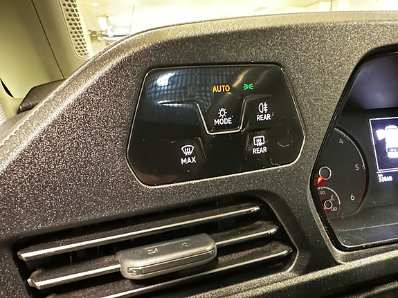 Volkswagen Caddy Maxi 23 of 30