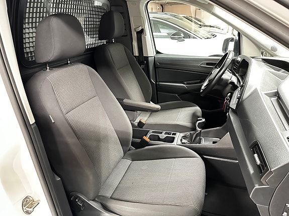 Volkswagen Caddy Maxi 13 of 30