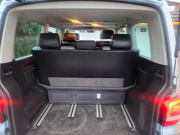 Volkswagen Multivan 15 of 30