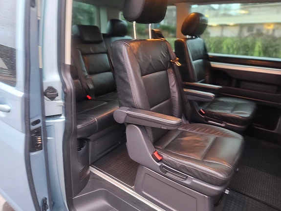 Volkswagen Multivan 12 of 30