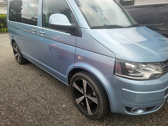 Volkswagen Multivan 2 of 30