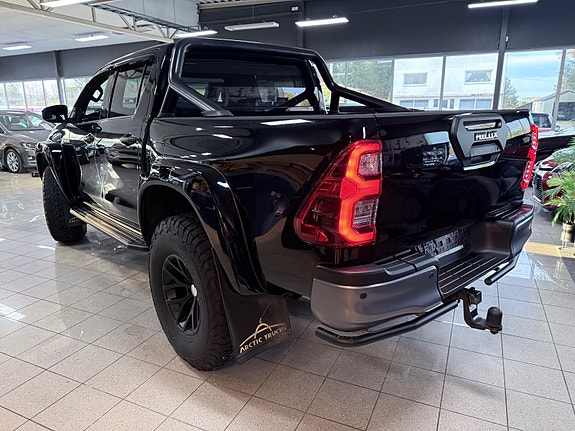Toyota HiLux 5 of 30