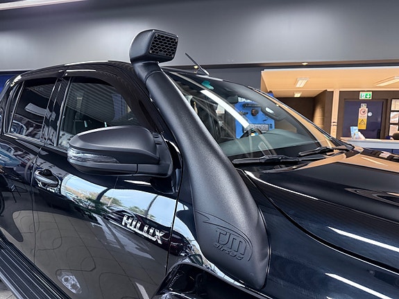 Toyota HiLux 11 of 30