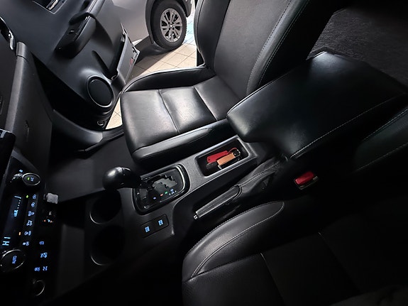 Toyota HiLux 22 of 30