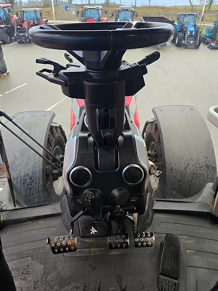 Massey Ferguson 8S.265 Dyna E-Power 10 of 14
