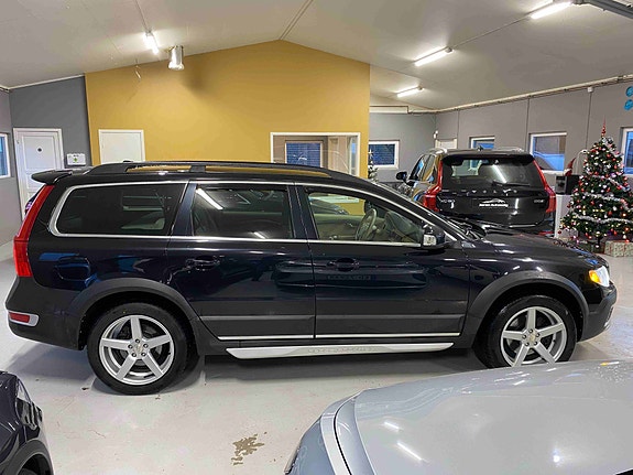 Volvo XC70 3 of 5