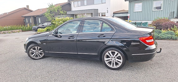Mercedes-Benz C180 2 of 27