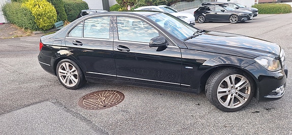 Mercedes-Benz C180 8 of 27