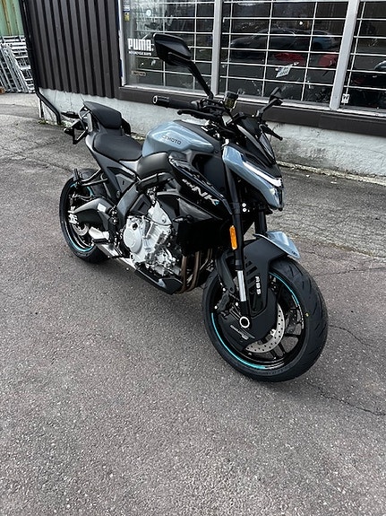 CFMOTO 675 NK 6 of 18