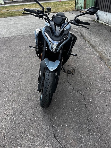 CFMOTO 675 NK 13 of 18