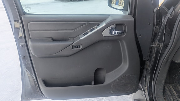 Nissan Pathfinder 25 of 30