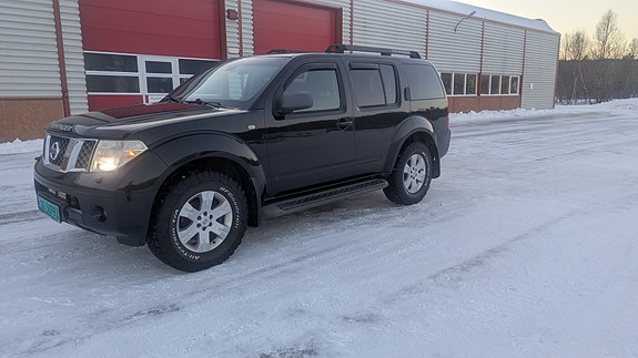 Nissan Pathfinder 4 of 5