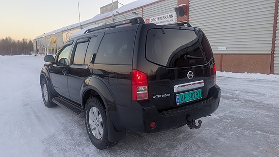 Nissan Pathfinder 5 of 5