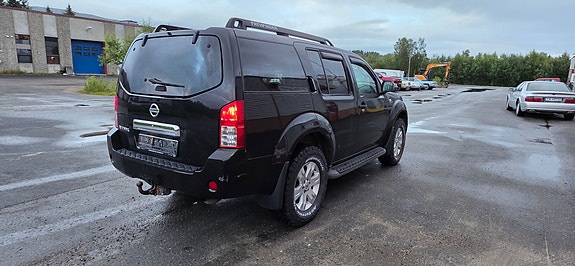 Nissan Pathfinder 7 of 30