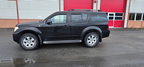 Nissan Pathfinder 8 of 30