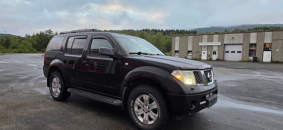 Nissan Pathfinder 3 of 30