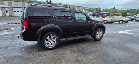 Nissan Pathfinder 5 of 30