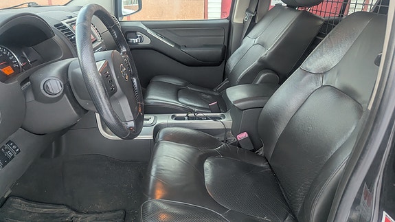 Nissan Pathfinder 19 of 30