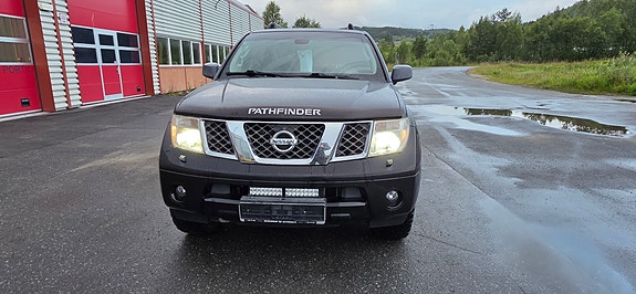 Nissan Pathfinder 10 of 30