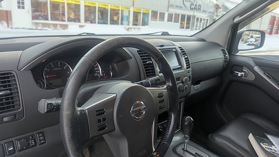 Nissan Pathfinder 17 of 30