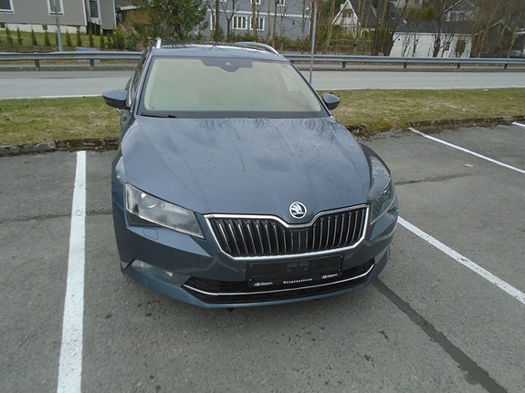Skoda Superb 3 of 5