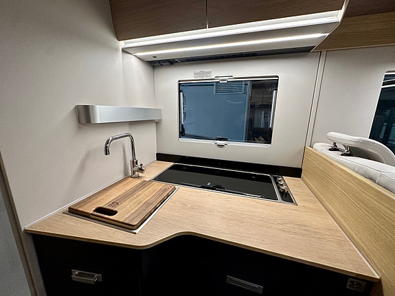 Bilde 26 av Adria 60 years selection MATRIX 670SL.