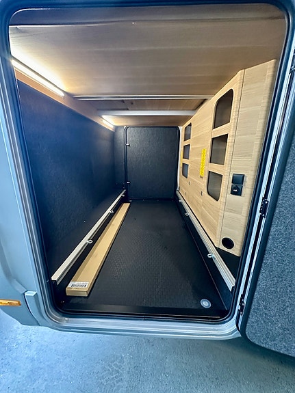 Bilde 14 av Adria 60 years selection MATRIX 670SL.