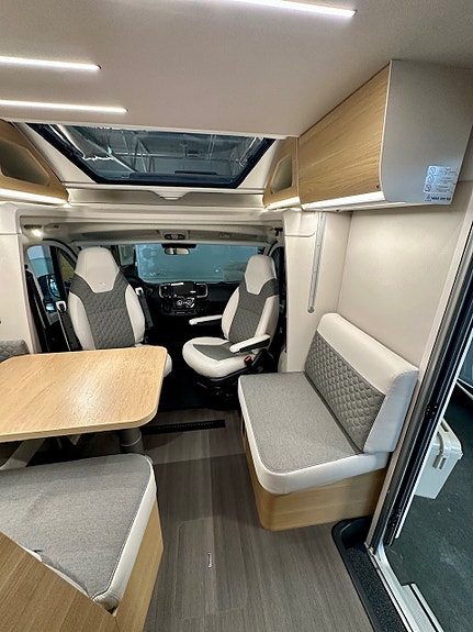 Bilde 19 av Adria 60 years selection MATRIX 670SL.