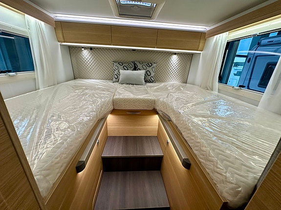 Bilde 33 av Adria 60 years selection MATRIX 670SL.