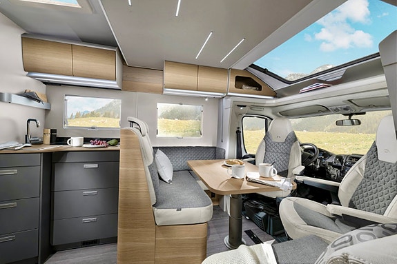 Bilde 8 av Adria 60 years selection MATRIX 670SL.