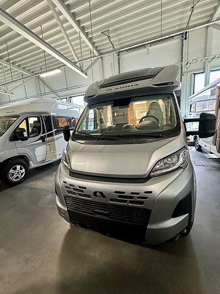 Bilde 10 av Adria 60 years selection MATRIX 670SL.