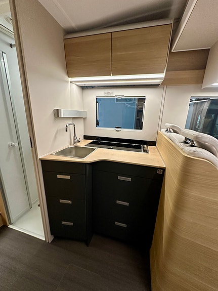 Bilde 24 av Adria 60 years selection MATRIX 670SL.