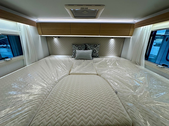 Bilde 34 av Adria 60 years selection MATRIX 670SL.