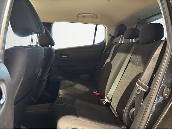 Nissan Leaf 17 of 24