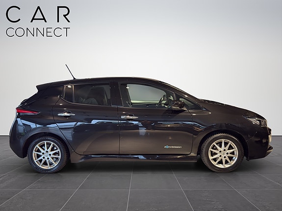 Nissan Leaf 7 of 24