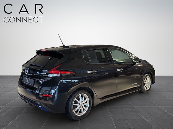 Nissan Leaf 8 of 24