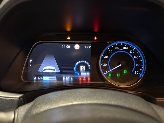 Nissan Leaf 15 of 24