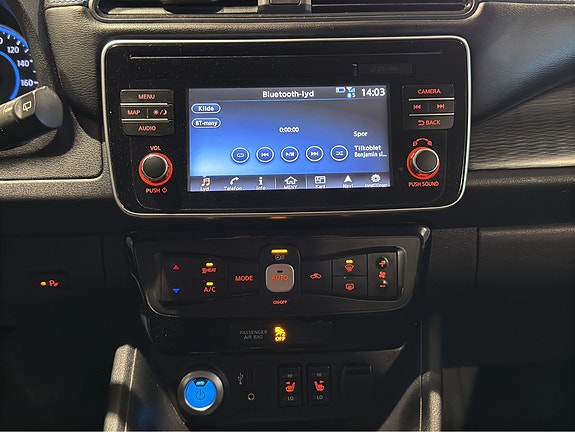 Nissan Leaf 22 of 24