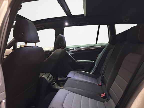 Volkswagen Golf VII 13 of 17