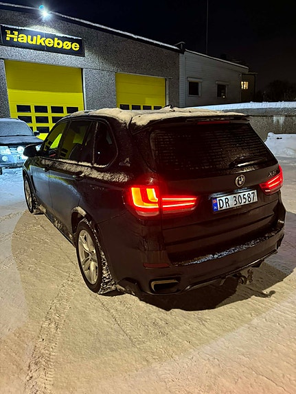 BMW X5 2 of 5