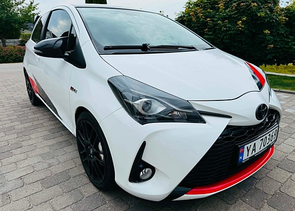 Toyota Yaris GRMN 2 of 5