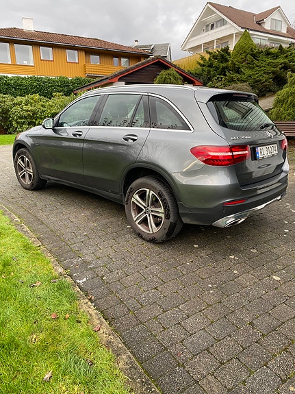Mercedes-Benz GLC350 e 4 of 27