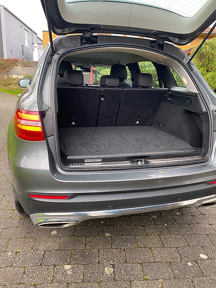Mercedes-Benz GLC350 e 7 of 27
