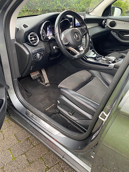Mercedes-Benz GLC350 e 8 of 27
