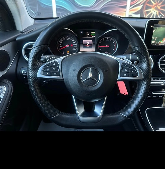 Mercedes-Benz GLC350 e 19 of 27