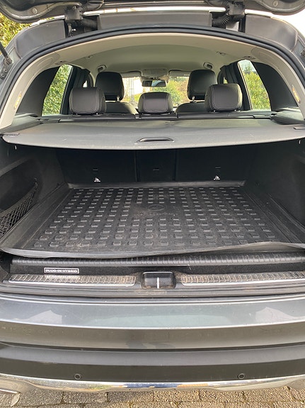 Mercedes-Benz GLC350 e 13 of 27