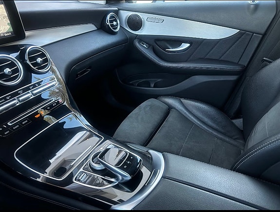 Mercedes-Benz GLC350 e 22 of 27